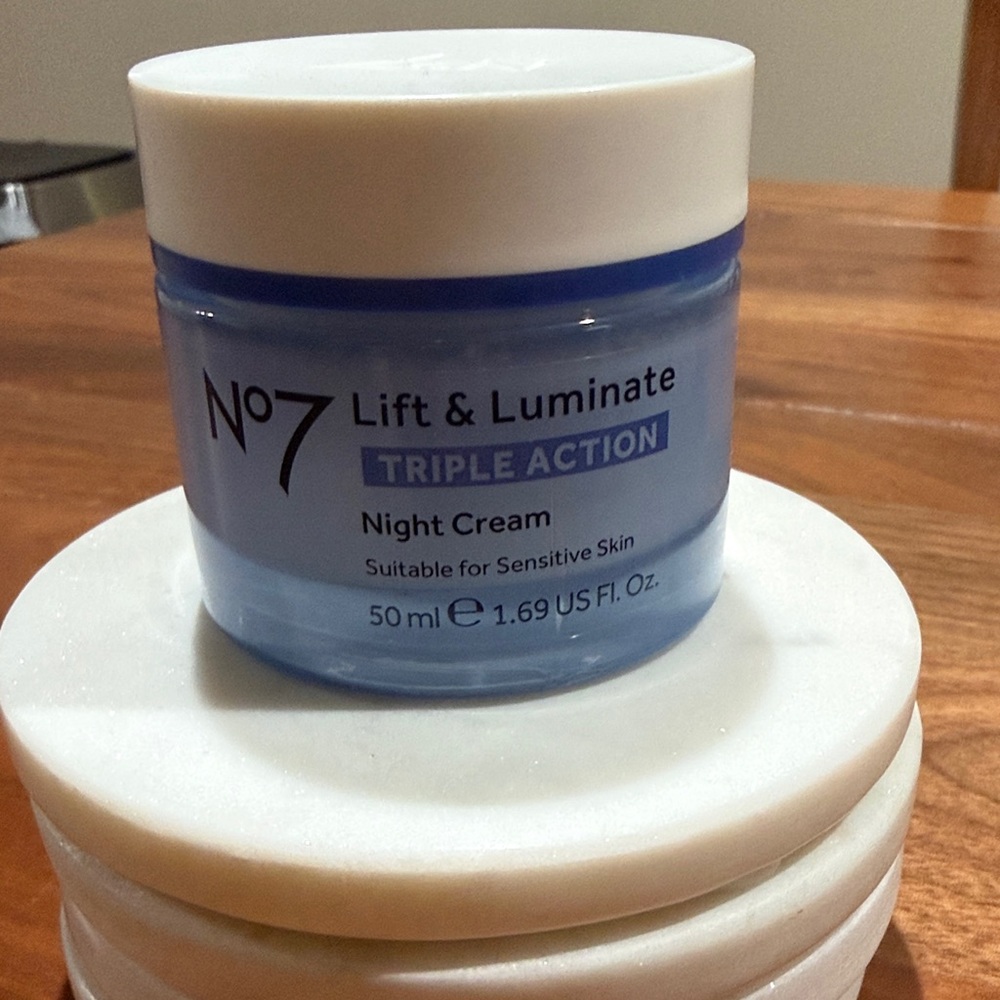 No7 Lift & Luminate Triple Action Night Cream - For sensitive skin